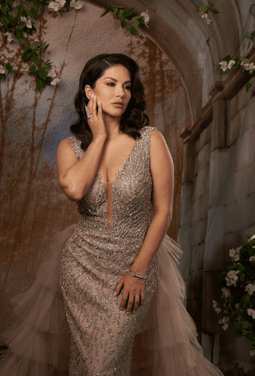 Treat of the Year – Sunny Leone (2024) Hindi Short Film 720p HDRip 50MB